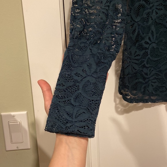 Jewel-Tone Green/Teal Lace Puff-Sleeve Top with Tank Underlay - Size Small - Picture 4 of 8